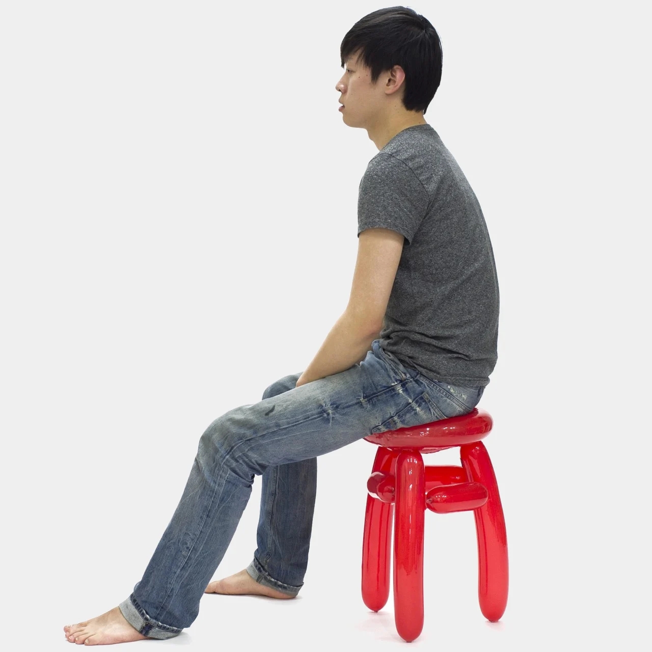 脑洞设计师用真气球制成了一系列椅子