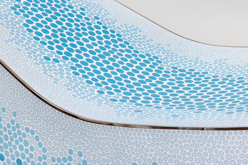 采访Marc Newson，谈他在雅典高古轩的蓝白限定设计